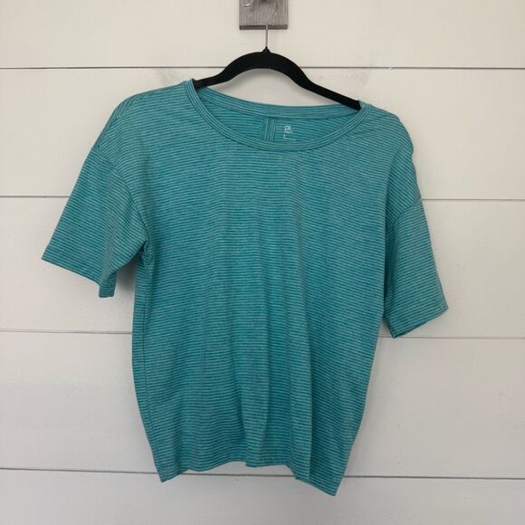 GapFit Women’s Small Blue White Striped Tee - Picture 1 of 5